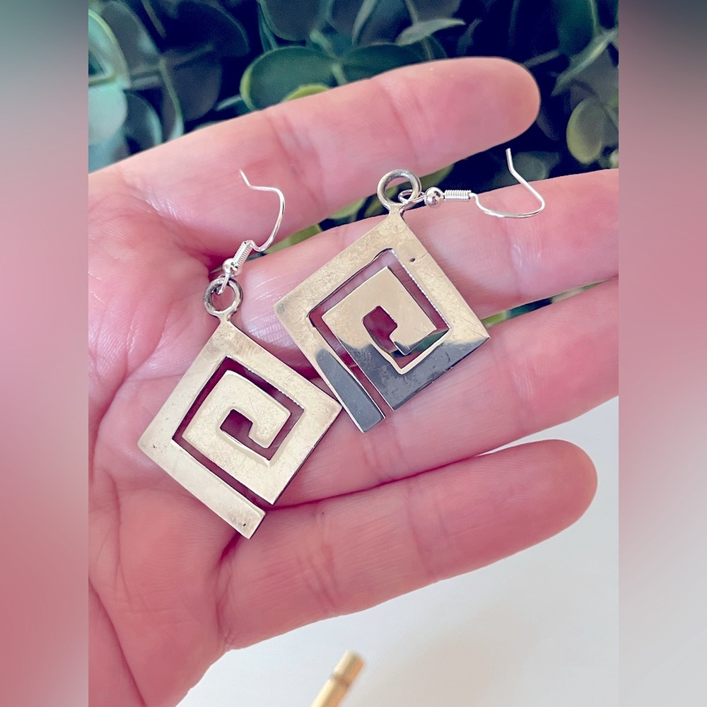 VTG Native American 925 Sterling Silver Kite Maze Shaped Dangle hook Earrings